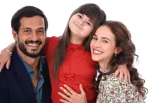 Fernando (Raphael Vianna), Eduarda (Juju Te&oacute;filo) e Carolina (Laryssa Ayres). Foto: Ricardo Bufolin/Globoplay