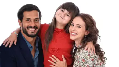 Fernando (Raphael Vianna), Eduarda (Juju Teófilo) e Carolina (Laryssa Ayres). Foto: Ricardo Bufolin/Globoplay