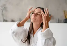 Rosto derretido: entenda como a perda de peso rápida envelhece o rosto