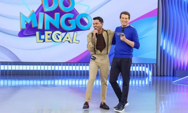 Felipe Araújo é a atração musical do 'Domingo Legal'