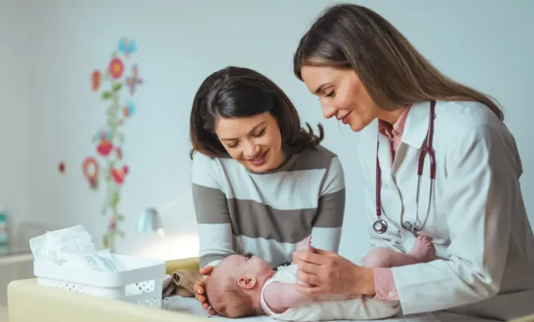 Assimetria na cabeça do bebê: entenda quando é comum e quando se preocupar