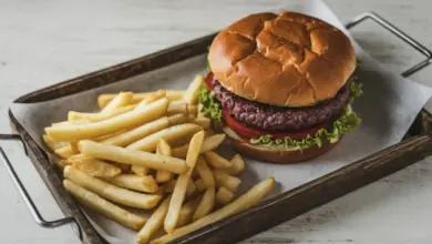 Hambúrguer e batata frita: veja como incluir na dieta sem prejudicar a saúde 