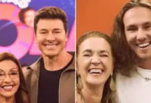 'Altas Horas' homenageia mães com Rodrigo Faro e Vitor Kley