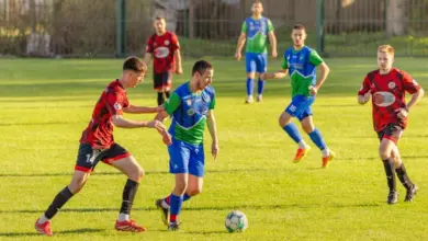 Entorses, lesões musculares e traumas no joelho lideram a lista dos problemas que mais atingem quem joga futebol recreativo (Imagem: frantic00