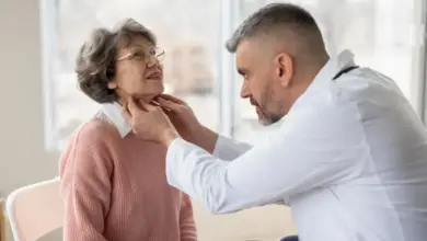 O estreitamento das carótidas pode evoluir sem sintomas e funcionar como um alerta para doenças cardiovasculares (Imagem: fast-stock