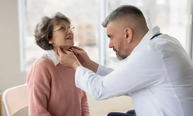 O estreitamento das carótidas pode evoluir sem sintomas e funcionar como um alerta para doenças cardiovasculares (Imagem: fast-stock