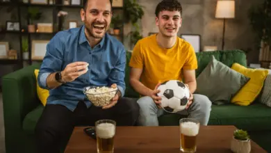 Não é preciso abrir mão dos alimentos que fazem parte da festa para manter uma alimentação equilibrada durante os jogos (Imagem: Miljan Zivkovic