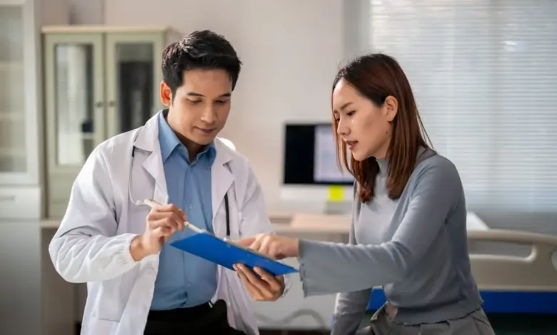 A segurança deve ser prioridade para a realização de uma cirurgia plástica (Imagem: Wasana Kunpol