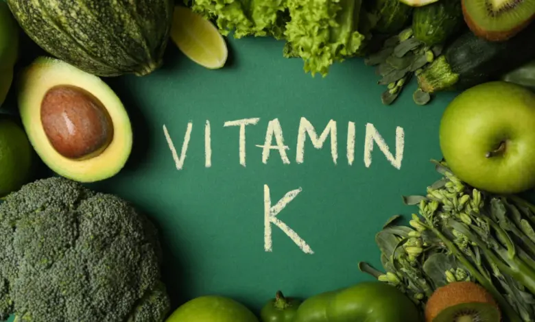 A vitamina K atua em mecanismos que ajudam a manter as artérias saudáveis ao longo da vida (Imagem: AtlasStudio