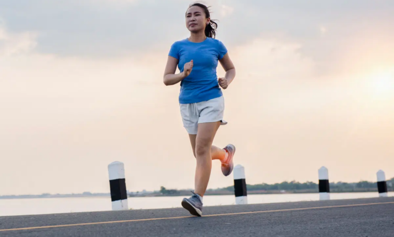 A corrida não deve ser tratada como inimiga automática de pacientes com lipedema (Imagem: PanyaStudio