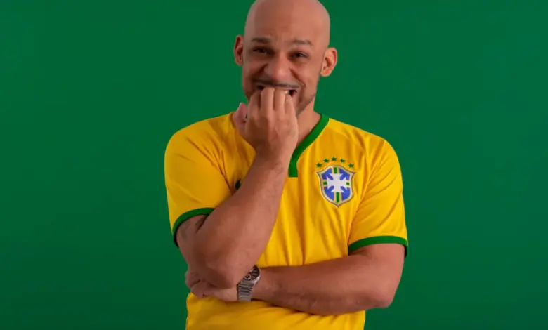 Sentir o coração acelerar durante a partida é comum, mas sintomas intensos e persistentes exigem avaliação médica (Imagem: EDI LOPES DA COSTA