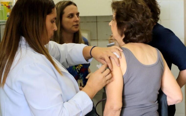 Pneumo 20 disponível para idosos acima dos 85 anos no SUS