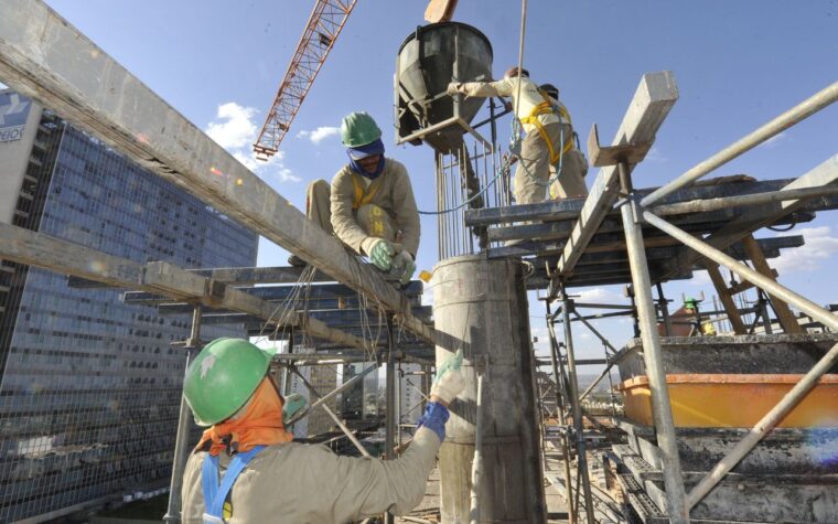 Brasil registra geração de 165,8 mil empregos em agosto