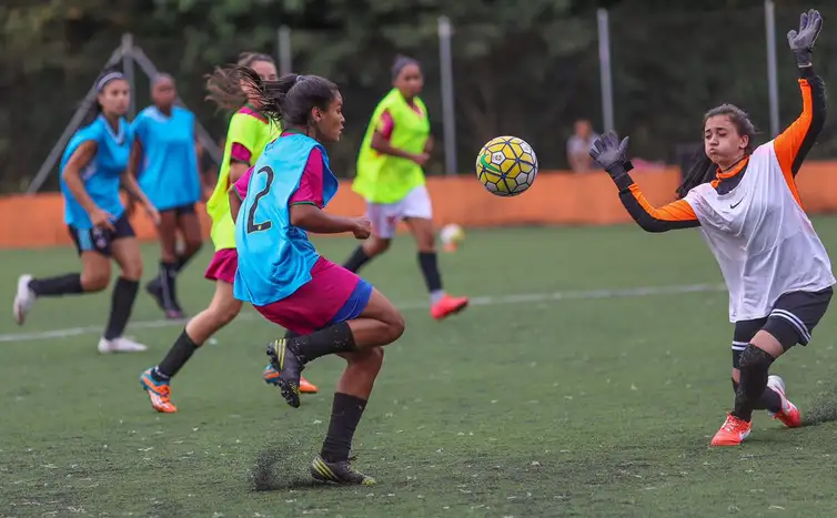 Diretrizes definidas para impulsionar o futebol feminino no Brasil