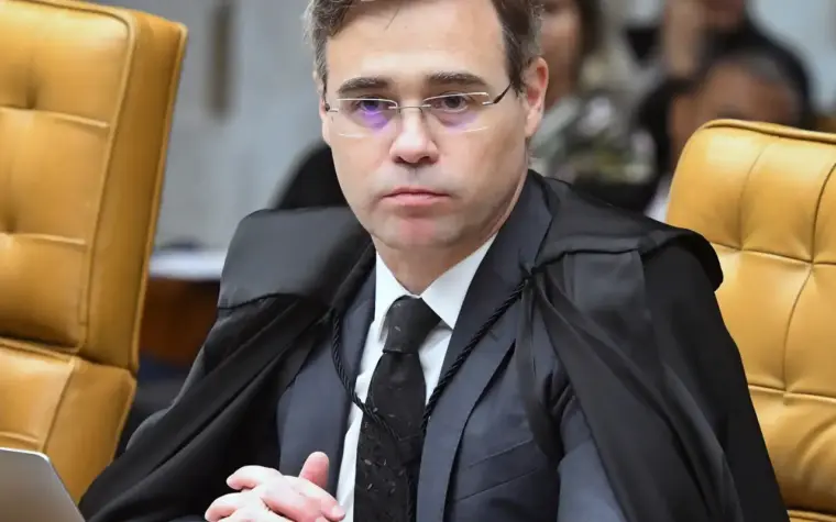 Mendonça alerta sobre riscos em investigações de celular de Vorcaro