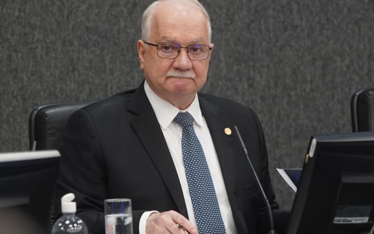 Fachin solicita informações da PF sobre celular de Vorcaro em 24h