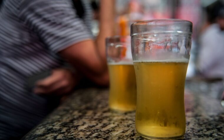 Uso de álcool e tabaco coloca em risco a visão, alertam médicos