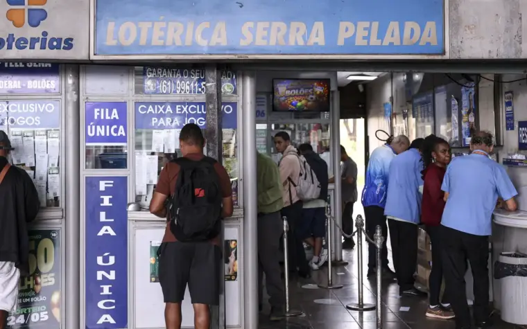 Apostadores aguardam sorteio de R$ 28 milhões da Mega-Sena