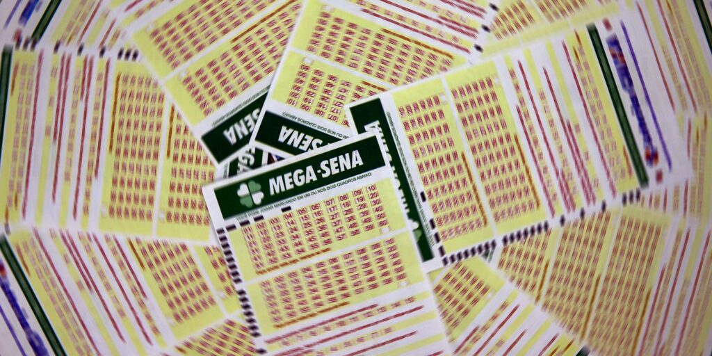 Mega-Sena chega a R$ 102 milhões após sorteio acumulado