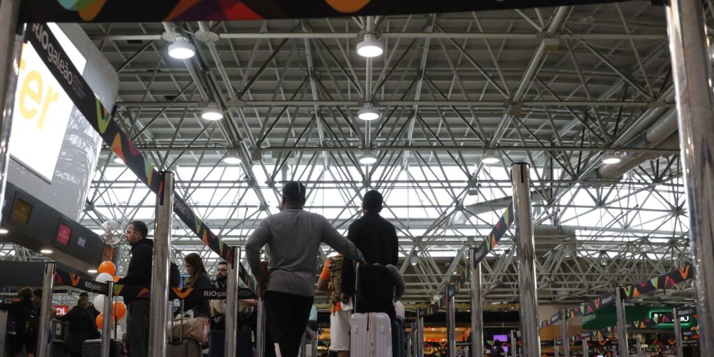 Novas regras da Anac visam conter passageiros indisciplinados