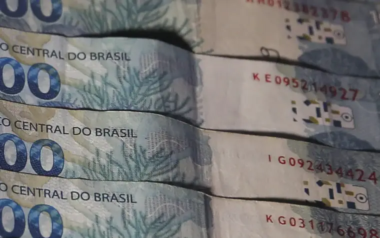 Queda da Selic é vista como tímida por setor industrial e trabalhista