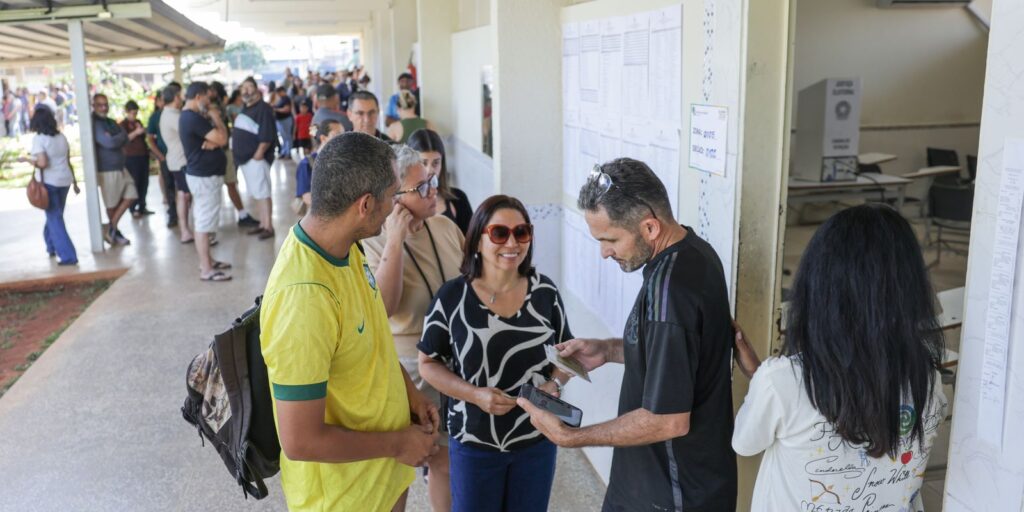 Direito de saída do trabalho para votar é garantido por lei