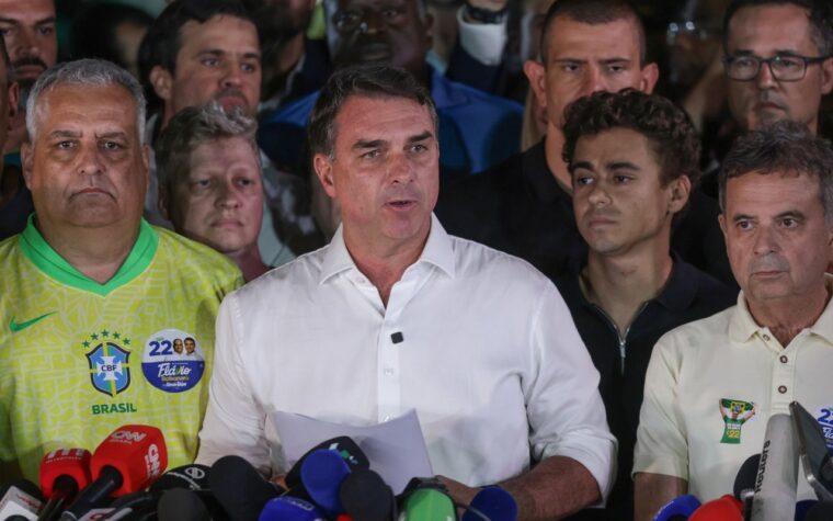Flávio contesta vitória de Lula e busca anular eleição