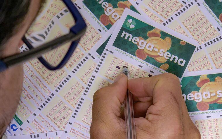 Mega-Sena chega a R$ 230 milhões; veja os resultados do sorteio