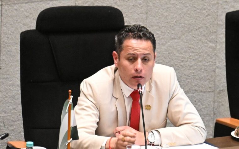 Vice-presidente boliviano denuncia tentativa de prisão por governo