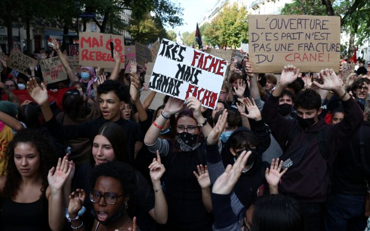 Mobilização na França reúne alunos e professores em protesto
