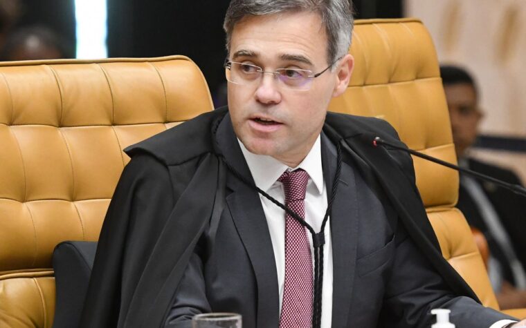 Mendonça ordena retirada de vídeo de oposição a Flávio