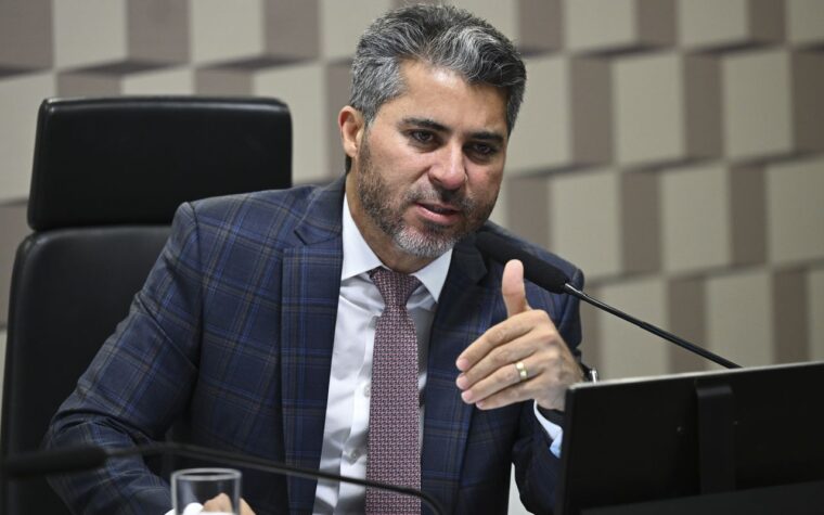 Novo governador de Rondônia, Marcos Rogério, garante vitória no 1º turno
