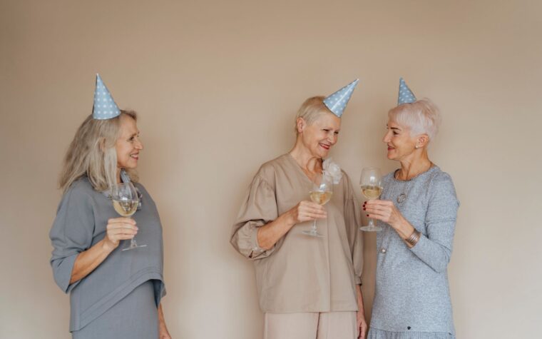 Abuelas alcanzan 15 millones de seguidores en TikTok a los 96 años