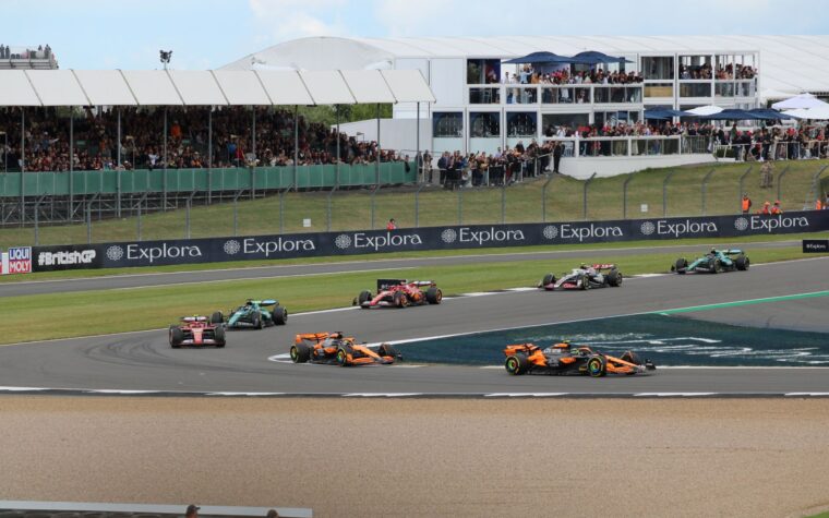 Antonelli avanza firme hacia su primer título mundial en F1