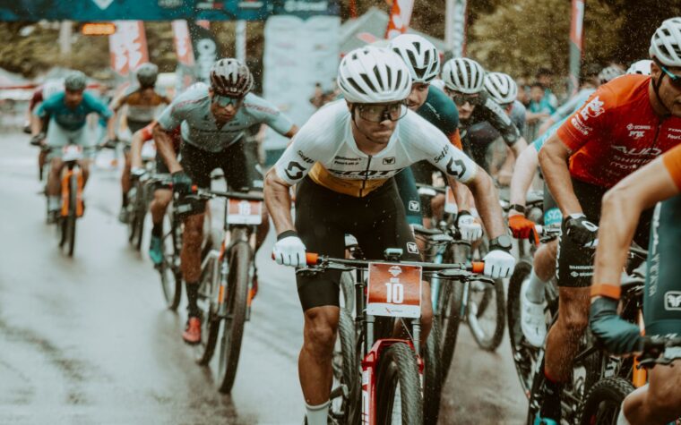 Richard Carapaz inicia una nueva etapa con el NSN Cycling Team