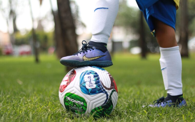 Consejo de la FIFA evalúa futuro de Infantino tras disculpas