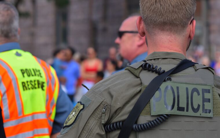 Policía movilizada en Polonia por conflicto político sobre tribunal