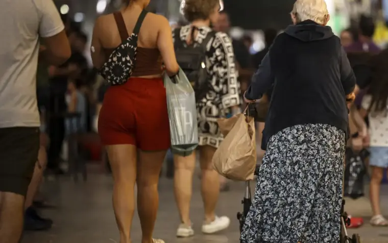 Corte de gastos públicos impacta setores sociais, afirmam economistas