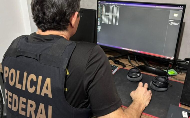 PF realiza operação contra 23 integrantes de facção no Rio