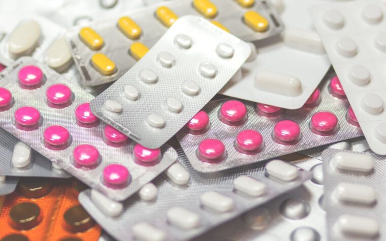 Anvisa veta lotes de medicamento contra câncer por irregularidades