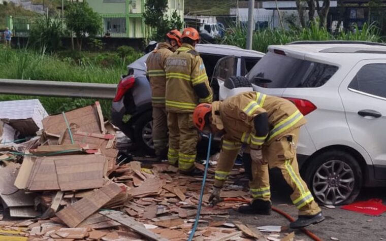 Cinco vidas são perdidas em trágico acidente na BR-393