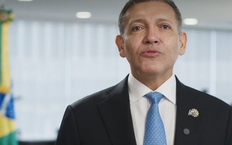Voto é direito fundamental, afirma presidente do TSE