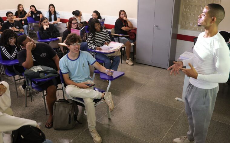 Enem 2026 requer escolha de idioma para inscritos automáticos
