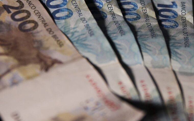 Arrecadação federal em setembro atinge R$ 239,4 bilhões