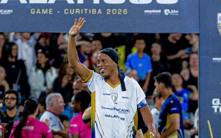 Ronaldinho Gaúcho retorna ao futebol pelo Ravenna da Itália