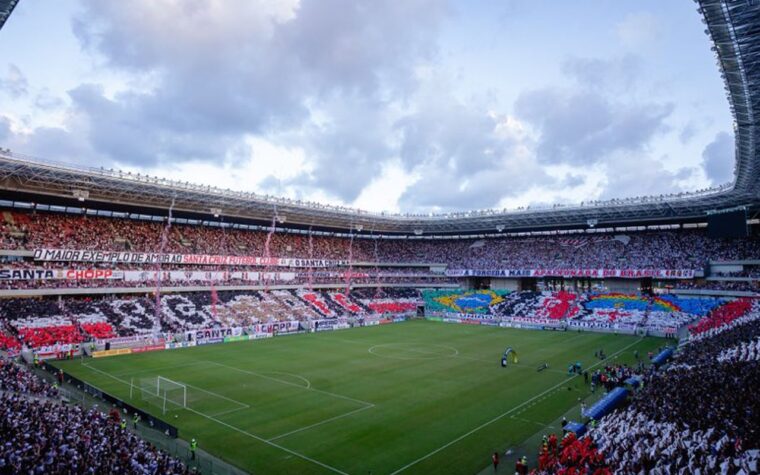 Santa Cruz garante retorno à Série B após empate com Maringá