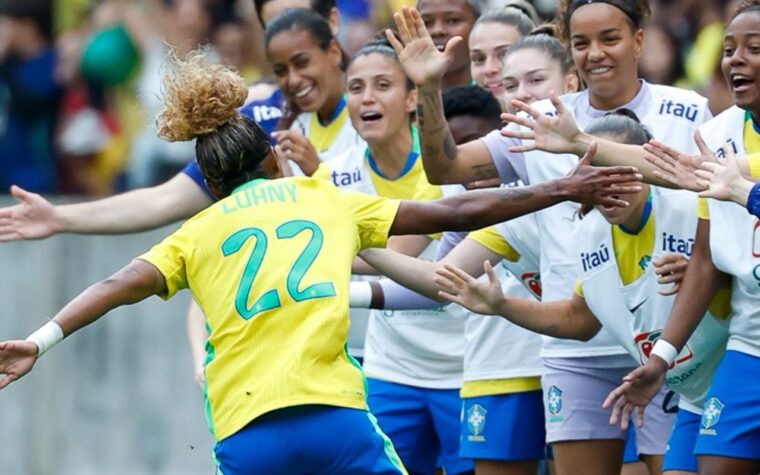 Seleção feminina vence Argentina por 3 a 1 no Beira-Rio