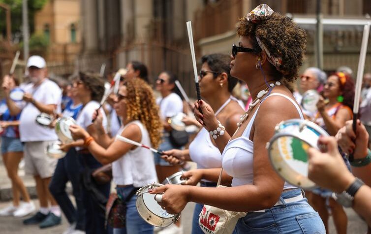Feriados nacionais de novembro incluem Zumbi e Finados