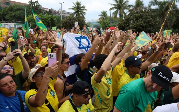 Último dia de campanha presidencial atrai multidões e apoio popular