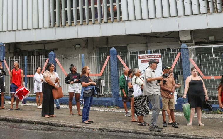 Policial militar detido por suspeita de venda de votos no Rio